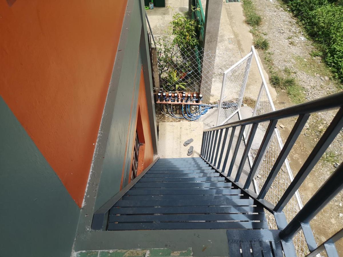 Estrelle Orange House - Backpackers Hub Apartment Puerto Princesa Ngoại thất bức ảnh