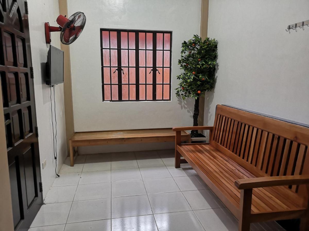 Estrelle Orange House - Backpackers Hub Apartment Puerto Princesa Ngoại thất bức ảnh
