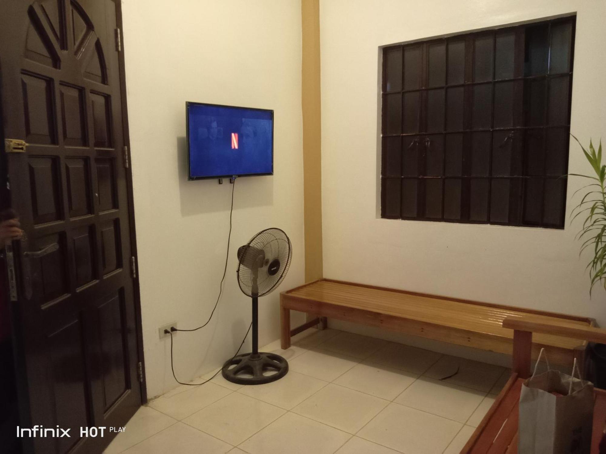 Estrelle Orange House - Backpackers Hub Apartment Puerto Princesa Ngoại thất bức ảnh