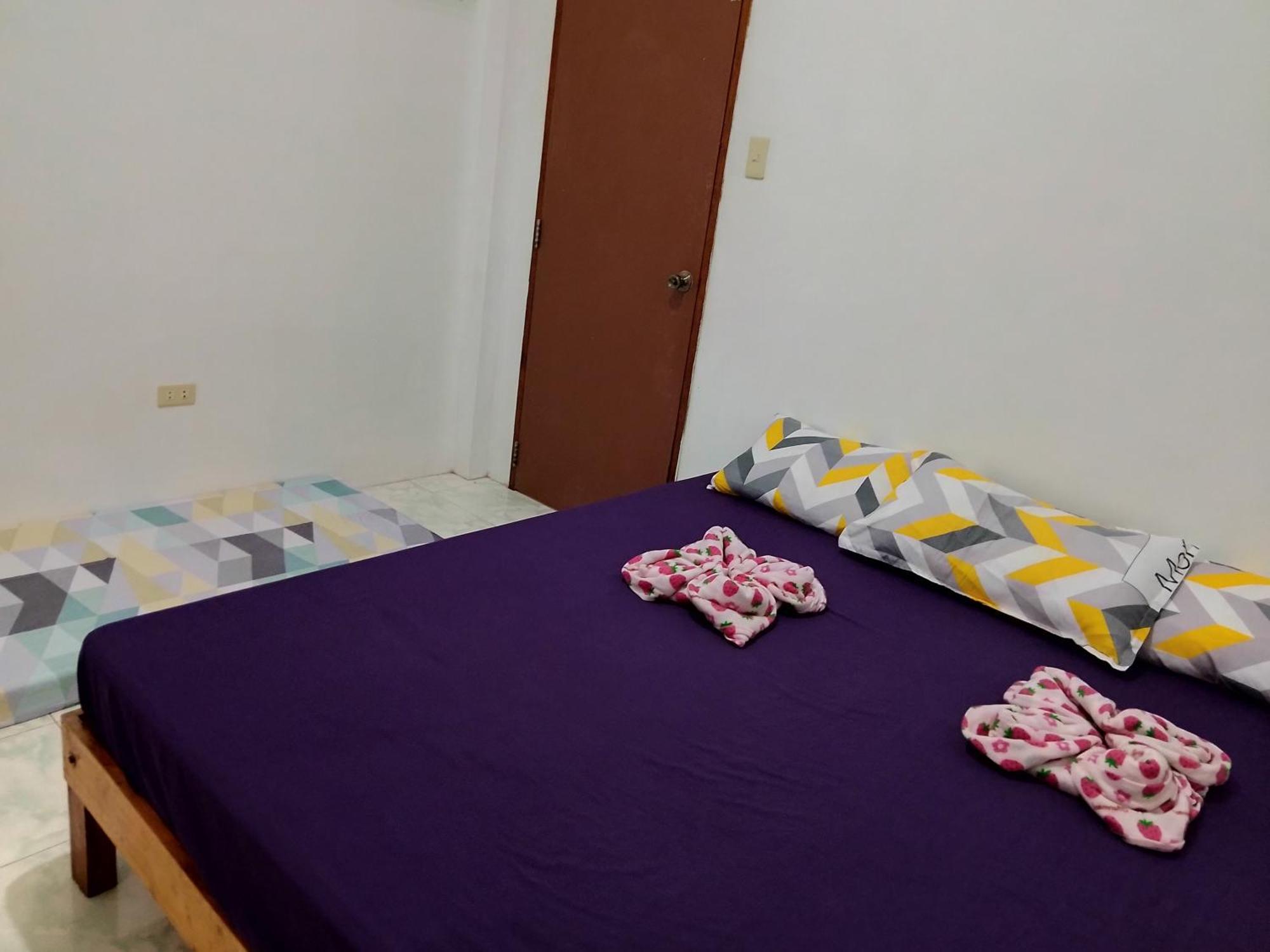Estrelle Orange House - Backpackers Hub Apartment Puerto Princesa Ngoại thất bức ảnh