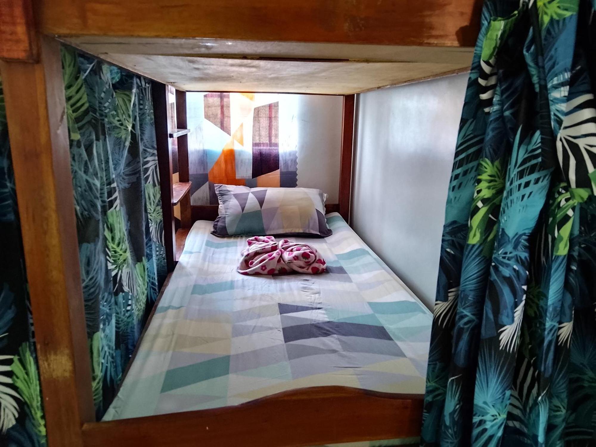 Estrelle Orange House - Backpackers Hub Apartment Puerto Princesa Ngoại thất bức ảnh