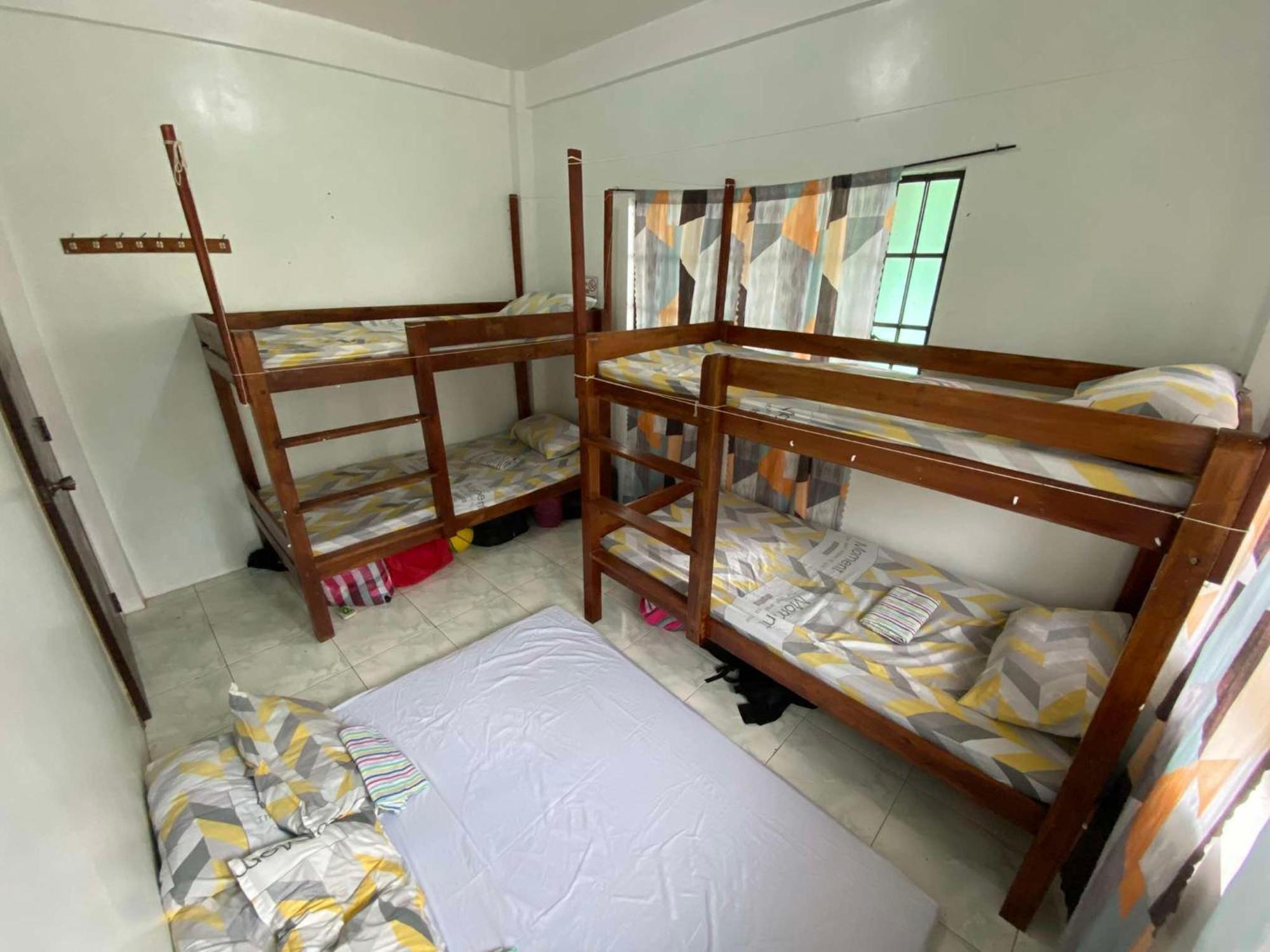 Estrelle Orange House - Backpackers Hub Apartment Puerto Princesa Ngoại thất bức ảnh