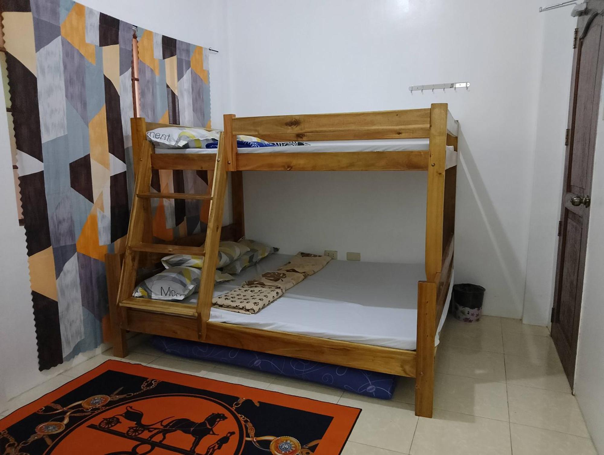 Estrelle Orange House - Backpackers Hub Apartment Puerto Princesa Ngoại thất bức ảnh