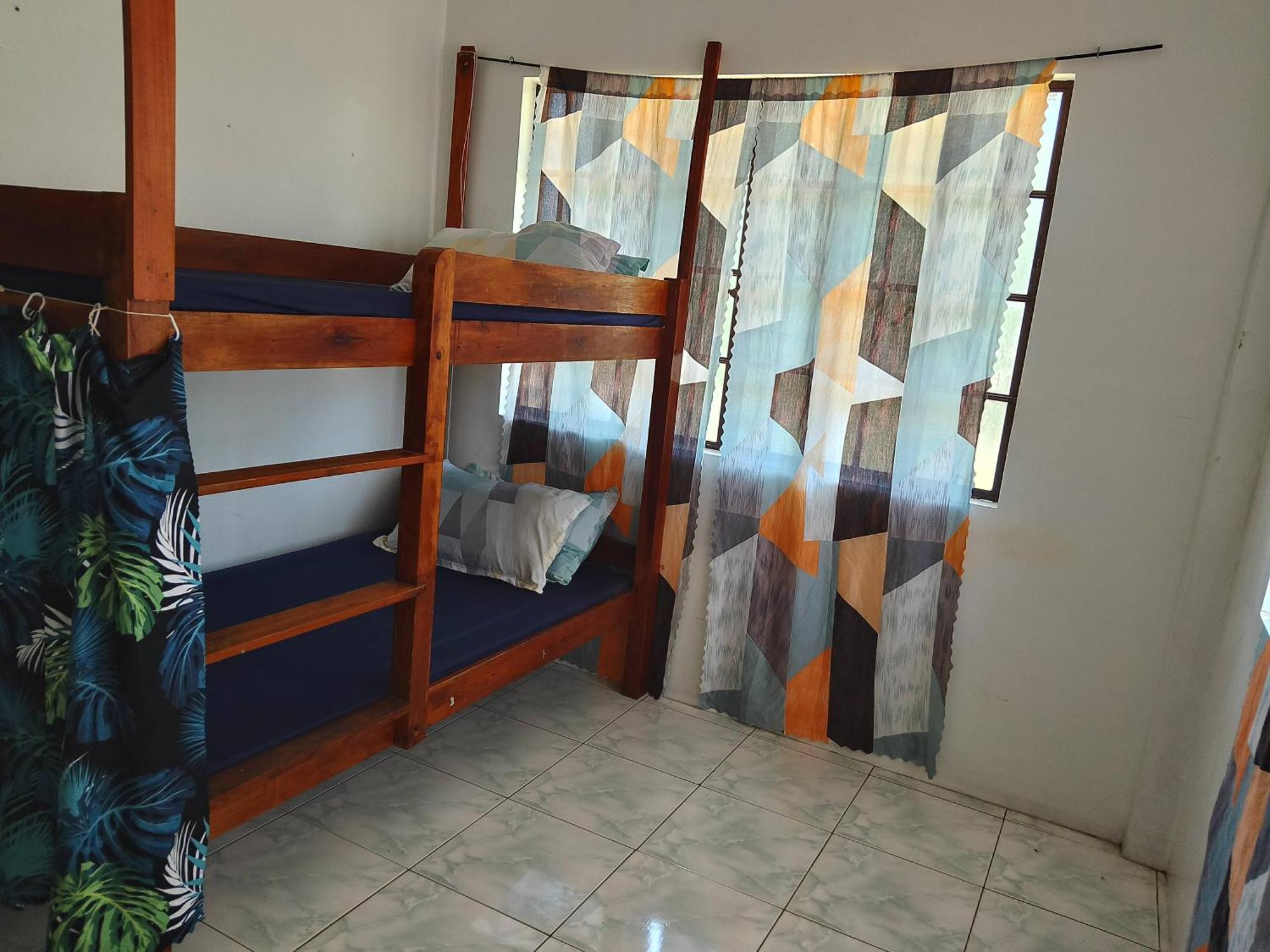 Estrelle Orange House - Backpackers Hub Apartment Puerto Princesa Ngoại thất bức ảnh