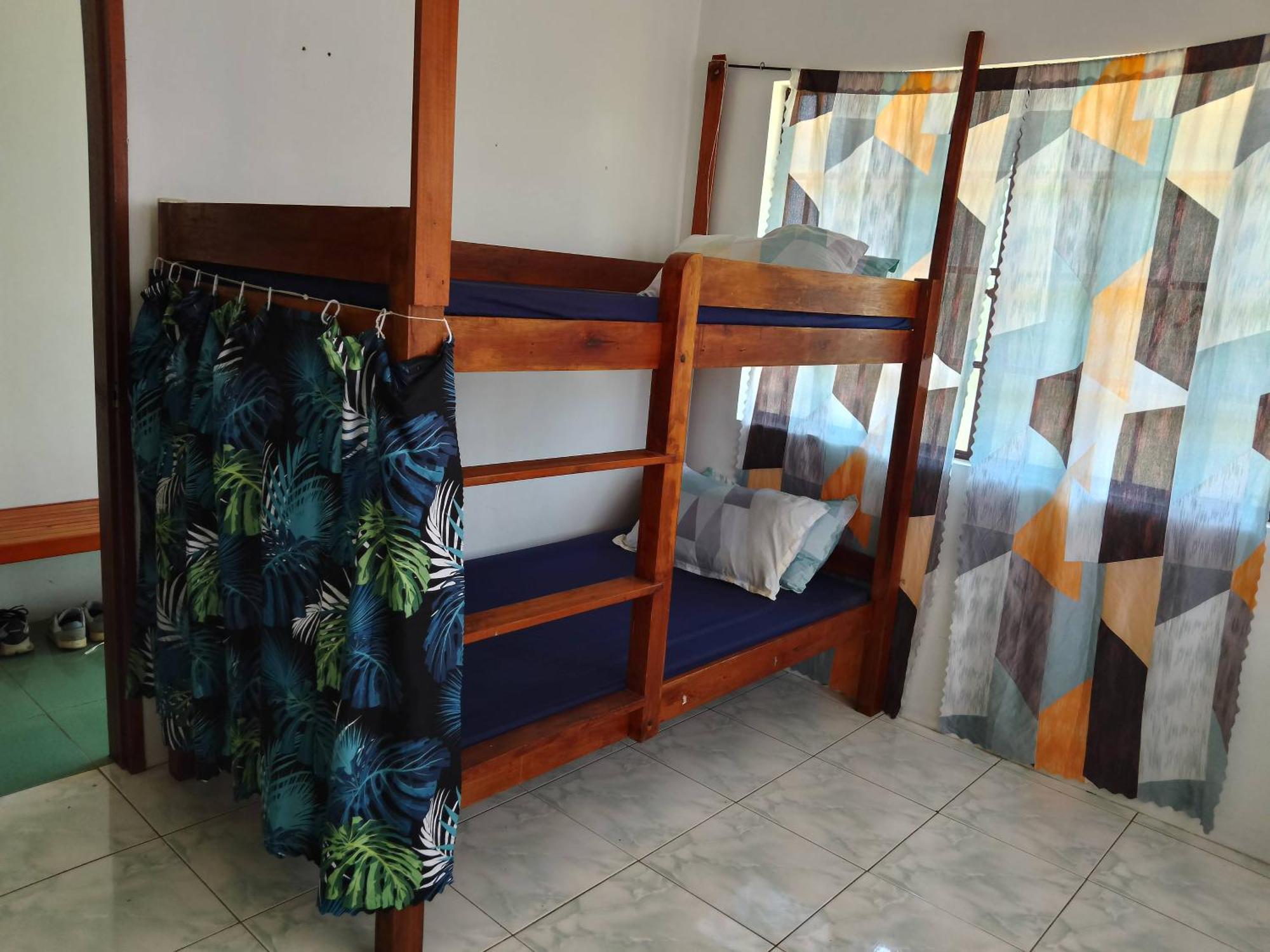 Estrelle Orange House - Backpackers Hub Apartment Puerto Princesa Ngoại thất bức ảnh