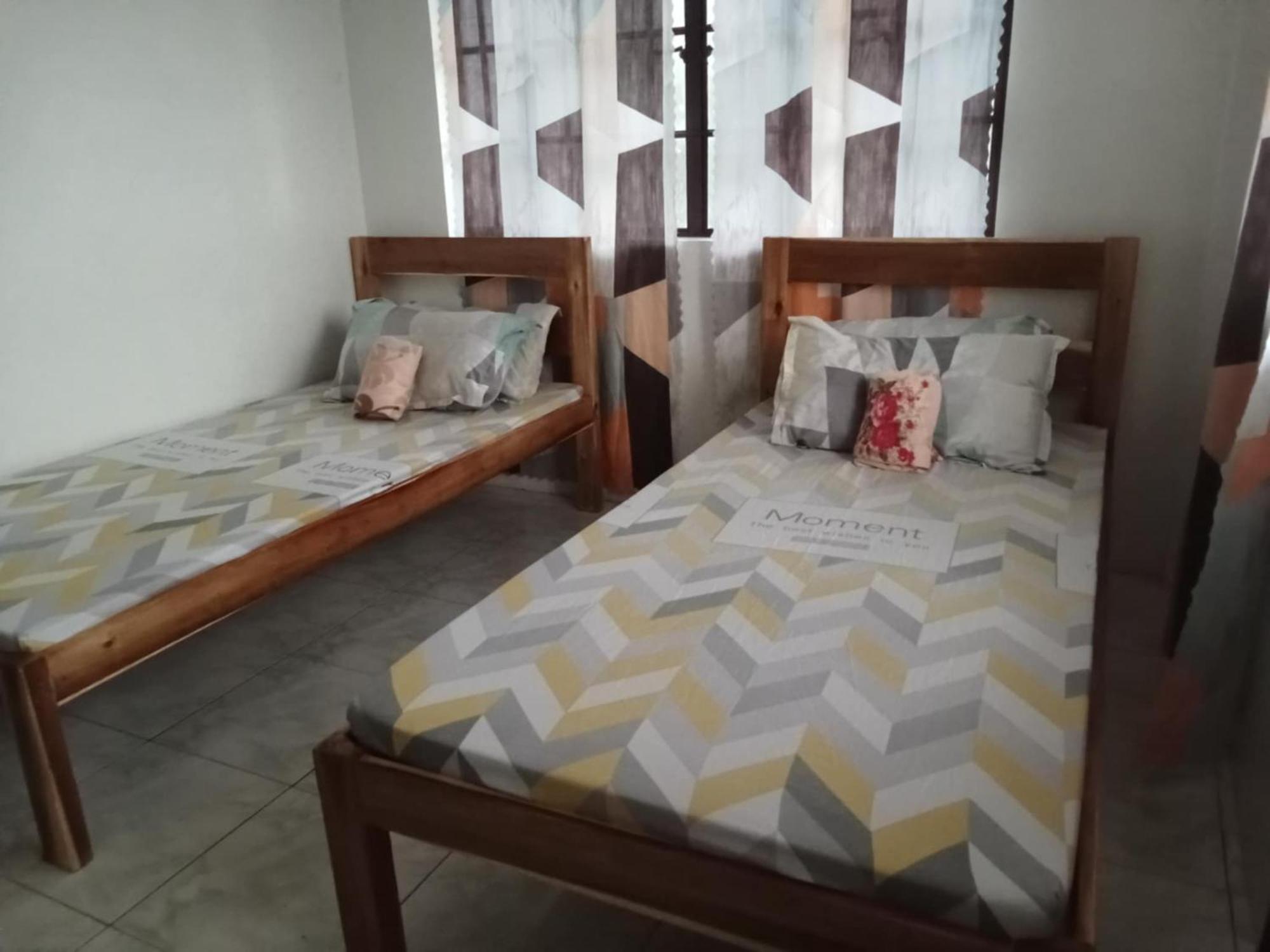 Estrelle Orange House - Backpackers Hub Apartment Puerto Princesa Ngoại thất bức ảnh
